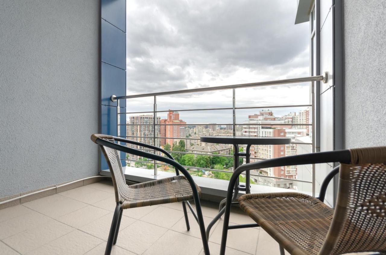 Petrovdom Apartaments 11-212 In Rc Central Park, 7 John Mccain Street Киев Экстерьер фото